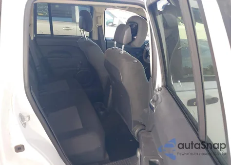 2016 Jeep Compass Sport z USA, uszkodzony, nr VIN 1C4NJCBA3GD815094